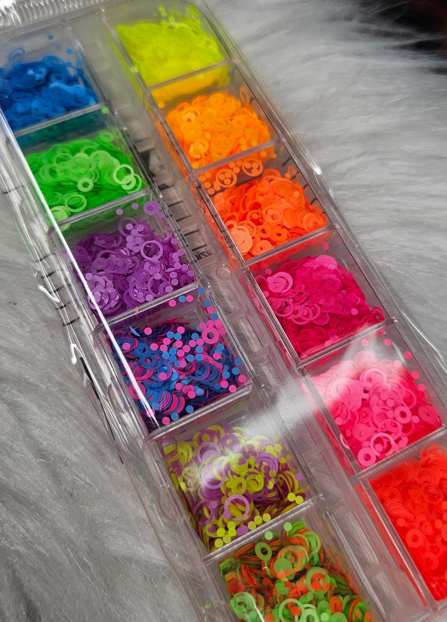 Neon circles | 12 grid