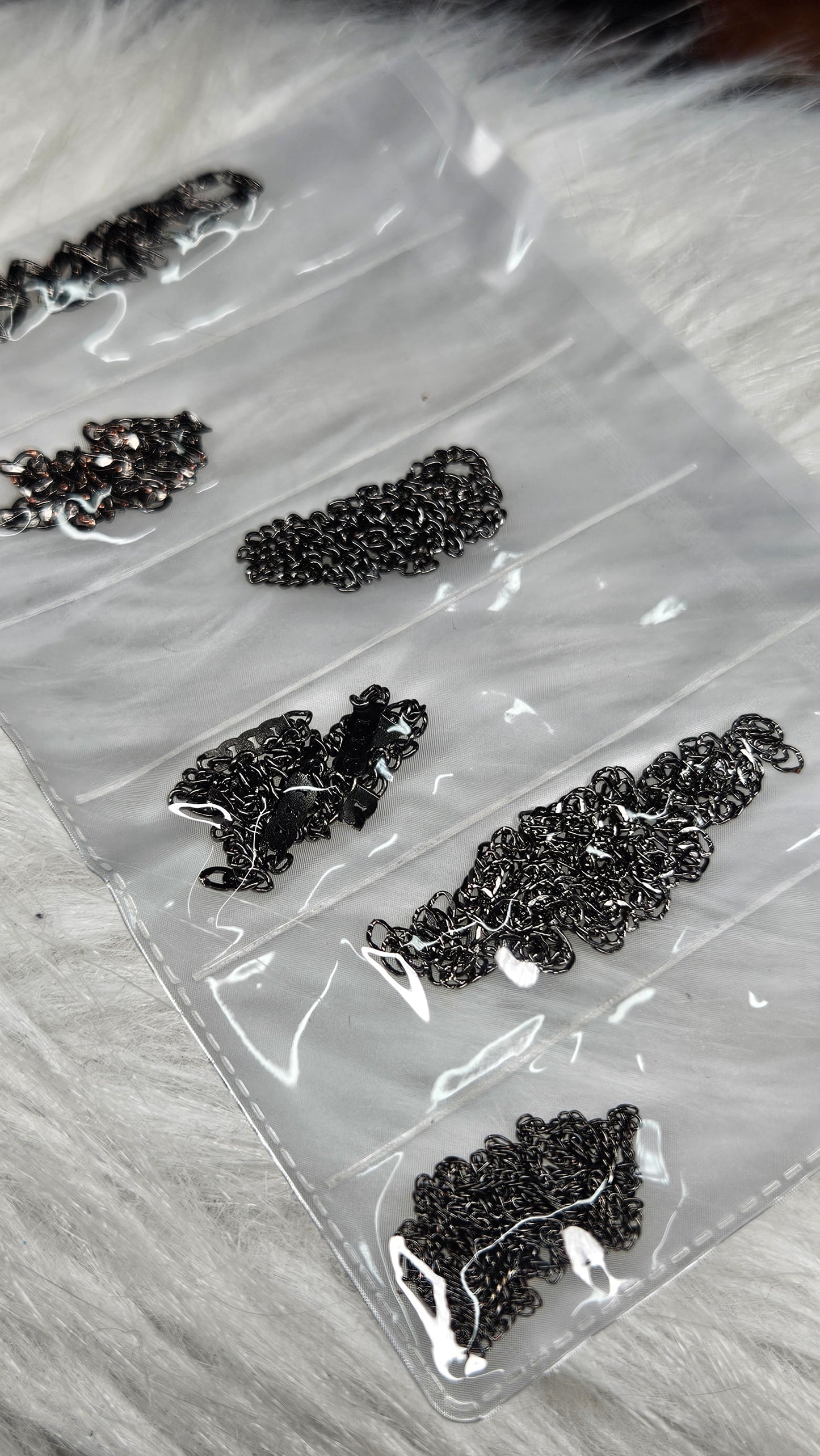 Black Chains | Mixed sizes