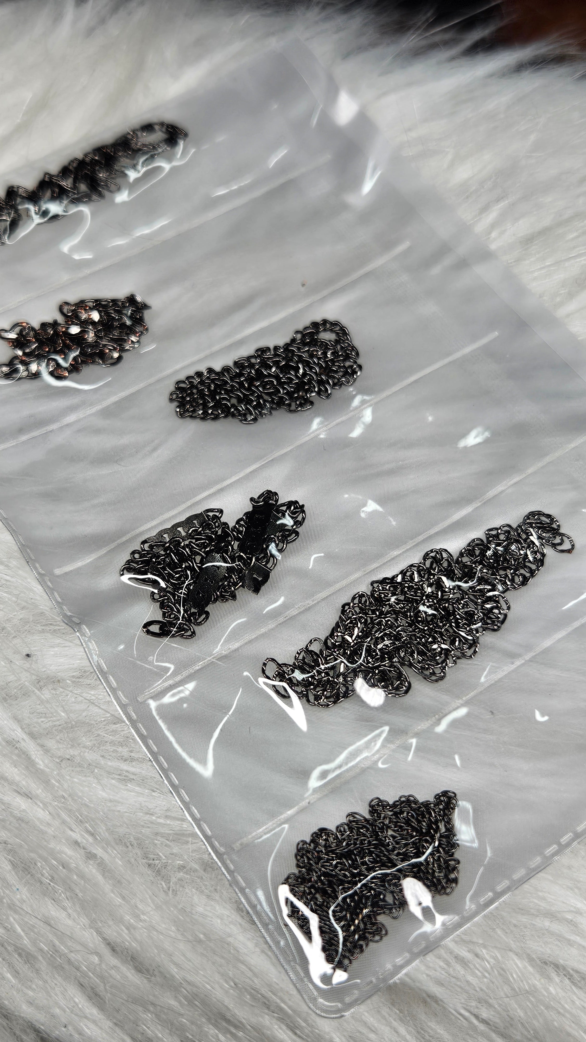 Black Chains | Mixed sizes